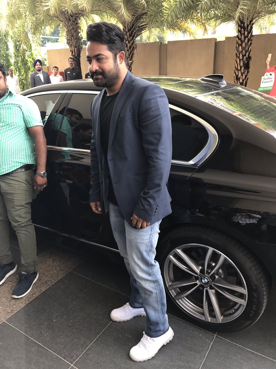 Vijay Deverakonda, Mahesh Babu, NTR Jr, Allu Arjun: Car Collection To WOW You 1