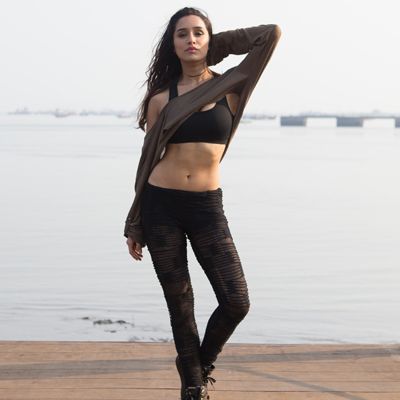 Shraddha Kapoor, Tamannaah Bhatia, Pooja Hegde’s Hottest Photos In Crop Tops That Are Fitness Goals - 5