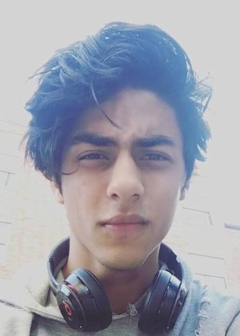 3 Times Shah Rukh Khan’s Son Aryan Khan Showed He Is The Perfect Dude - 0