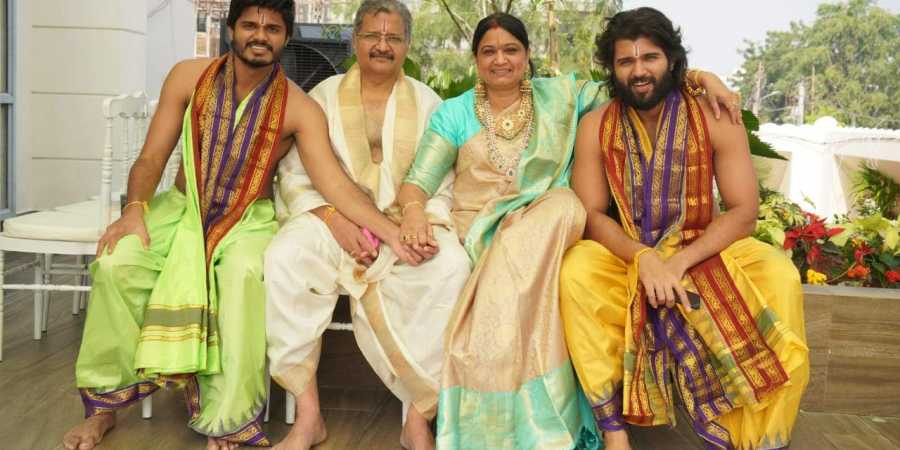 Vijay Deverakonda, Mahesh Babu, Suriya: Adorable photos with family members - 0