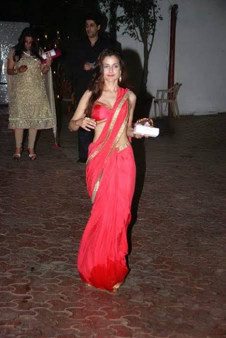 Aishwarya Rai, Raveena Tandon, Ameesha Patel: Which Diva Aced The Red Traditional Look? - 1