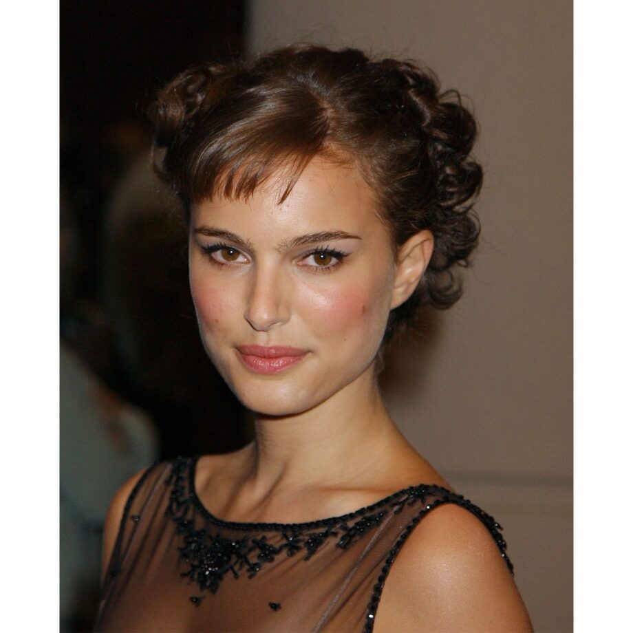 AMAZING!!! Take A Look At Natalie Portman’s Style Evolution Over The Years - 1