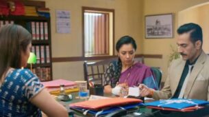 Anupamaa Written Update S01 Ep188 16th February 2021: Anupamaa signs the divorce papers