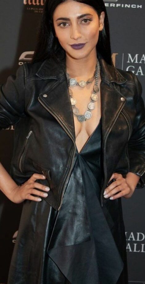 Shruti Hassan Looks Spicy Hot In Leather Outfits - 3