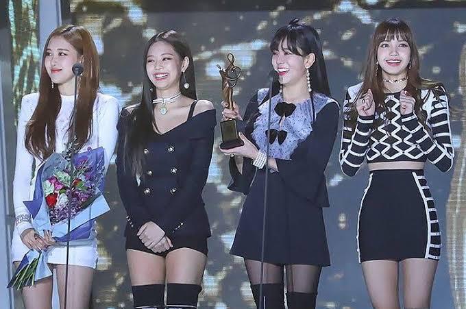 Blackpink Or Twice: Who Ruled The Red Carpet On Seoul Music Awards? See Pics - 0