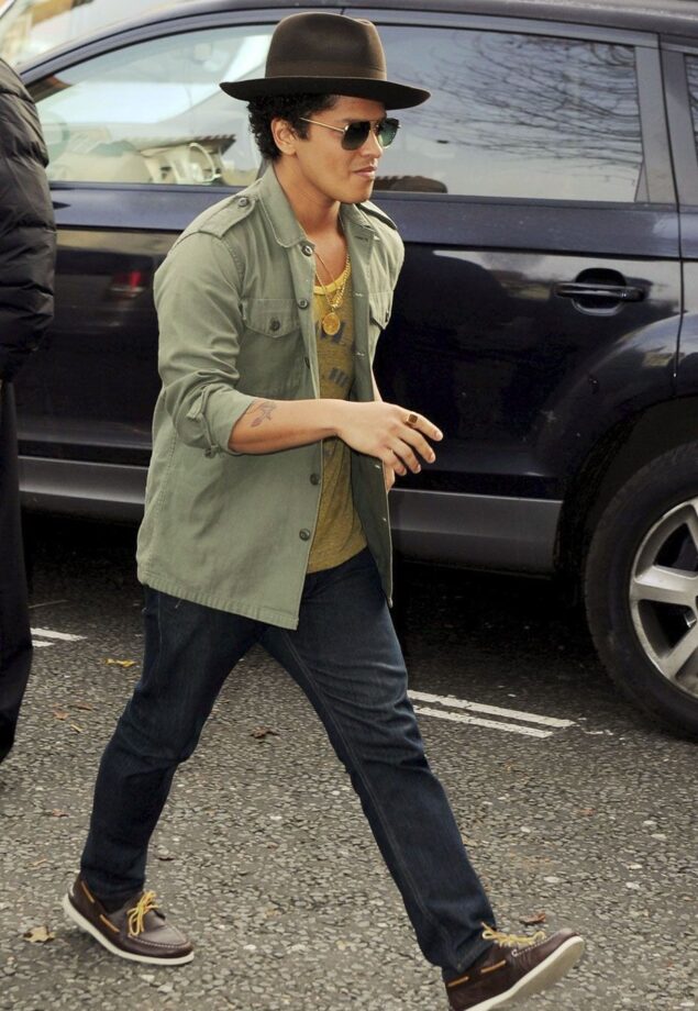 Bruno Mars Rocks In Casual Outfit: See Here - 2