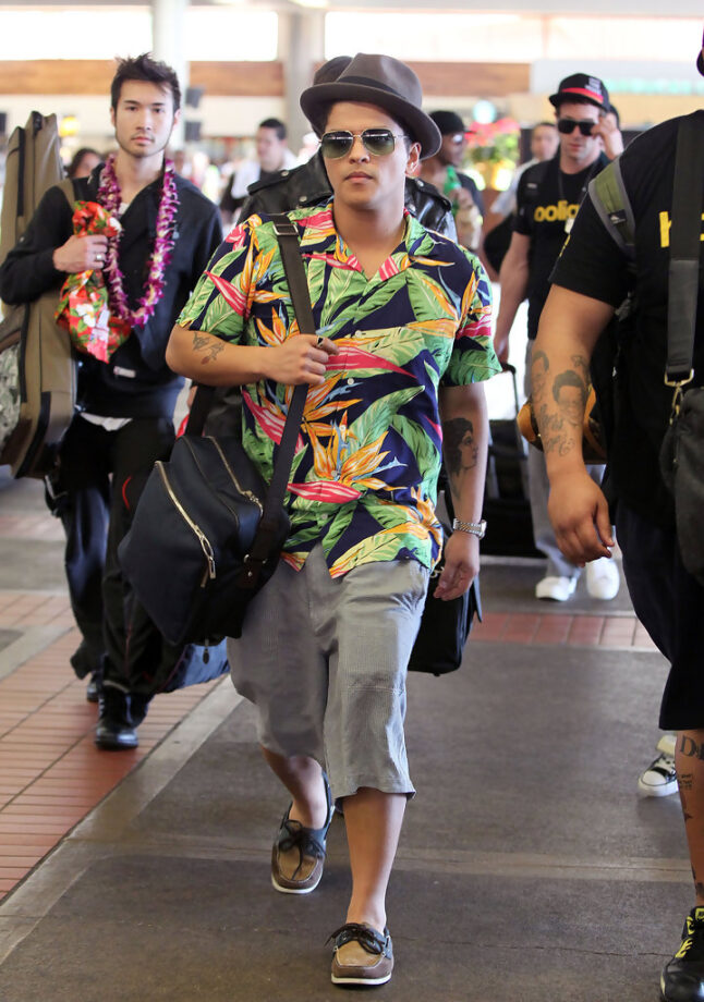 Bruno Mars Rocks In Casual Outfit: See Here - 1