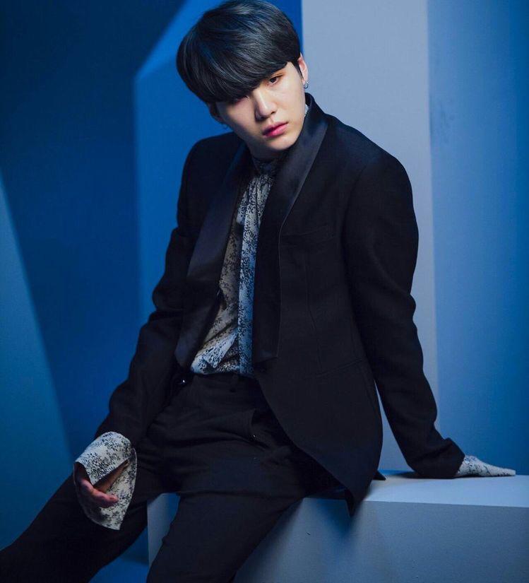 BTS Suga’s Top 5 Hot Looks That Stole Our Hearts - 3