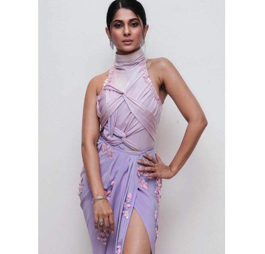 Jennifer Winget And Her Unique Outfits Are All We Need To Look Dashing And Confident: Cues Here - 2