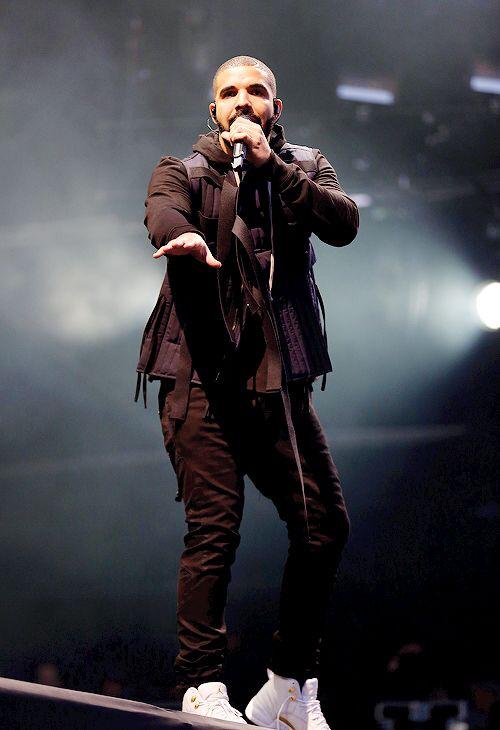 Eminem To Drake: Top 5 Best And Classy Outfits Worn For Stage Performances, See Pictures - 8