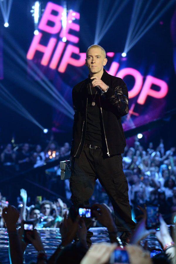 Eminem To Drake: Top 5 Best And Classy Outfits Worn For Stage Performances, See Pictures - 4