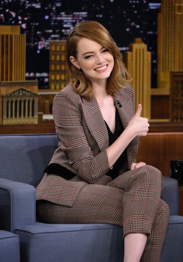 Emma Stone vs Kendall Jenner: Who rocks the suit pant looks better? - 1