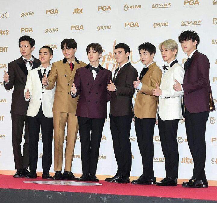 EXO Or BTS: Which Kpop Group Has The Attractive Style In Pantsuits? - 5