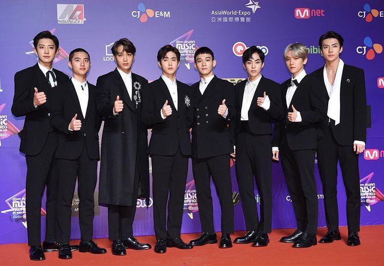 EXO Or BTS: Which Kpop Group Has The Attractive Style In Pantsuits? - 6