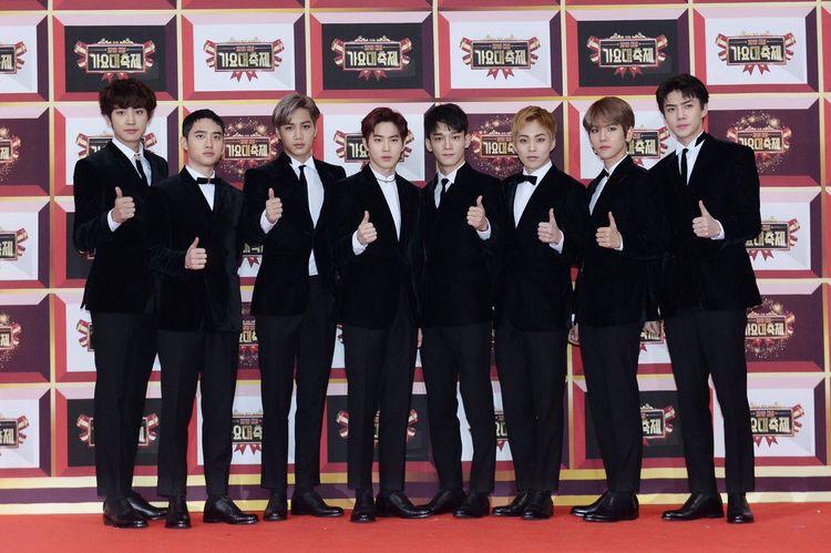 EXO Or BTS: Which Kpop Group Has The Attractive Style In Pantsuits? - 7