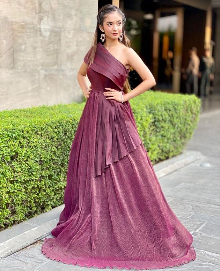 Jannat Zubair, Anushka Sen, Avneet Kaur, Ashnoor Kaur: Who Looks Super Glamourous In Gown? - 2