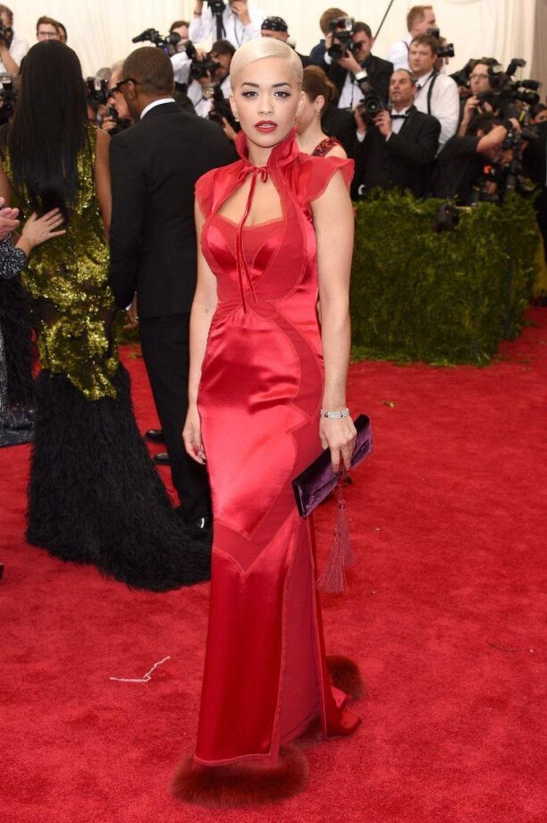 From Reese Witherspoon To Hailee Steinfeld Infield: Take A Look At Met Gala 2015’s Best Red Outfits - 5