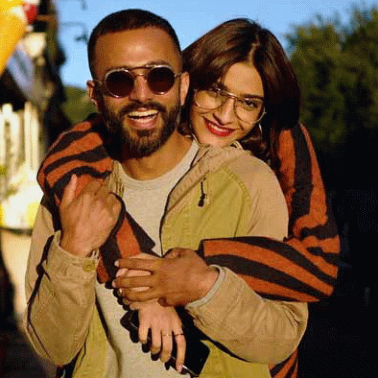 Hot Chemistry: Top 5 Hottest Looks Of Sonam Kapoor And Anand Ahuja - 3