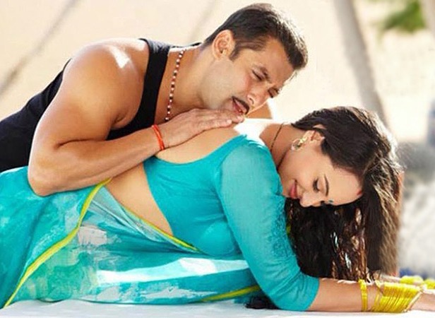 Jacqueline Fernandez To Daisy Shah: Top 5 Hottest Salman Khan’s On-screen Co-Stars - 3