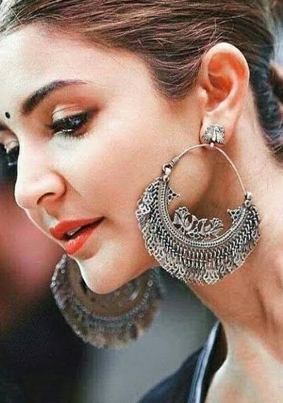 Kareena Kapoor, Alia Bhatt, Anushka Sharma: Bollywood Divas Who Aced The Statement Earrings - 2