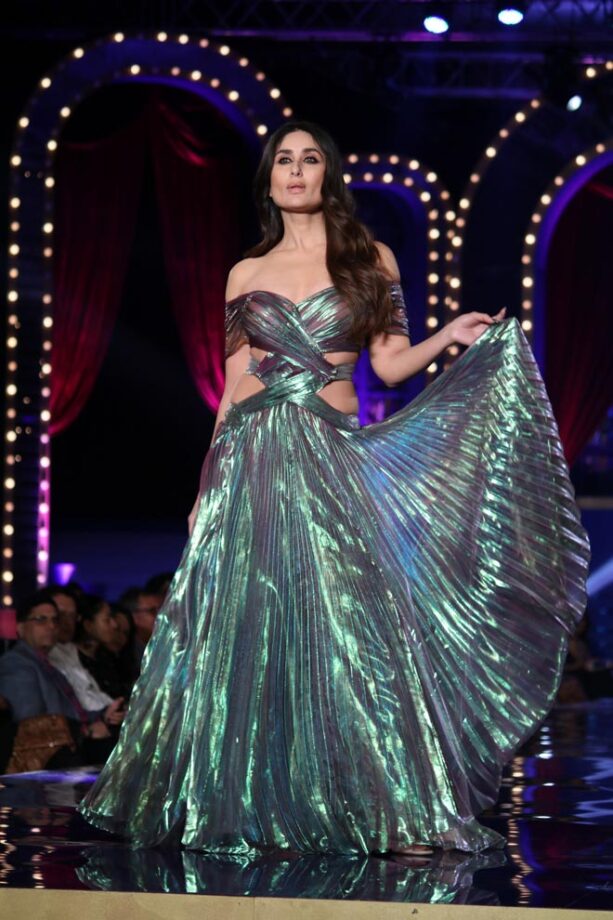 Kareena Kapoor Khan To Nora Fatehi: Top Divas Who Aced The Fashion Ramp Walk - 2