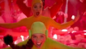Kate Hudson’s latest goofy costume dance video goes viral, check out