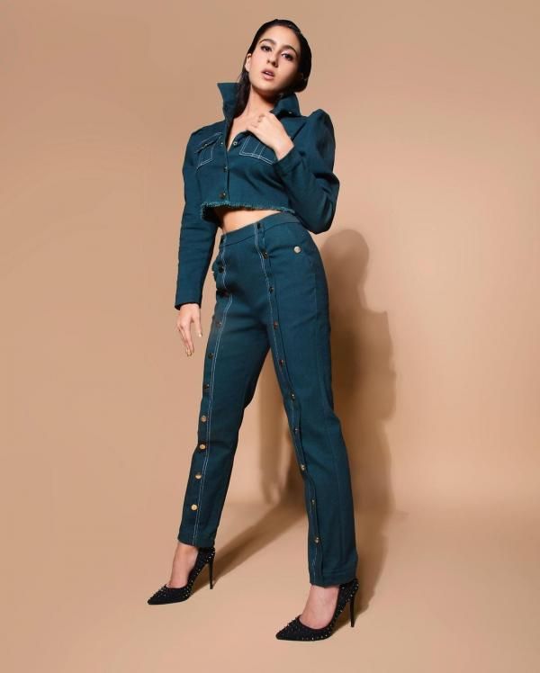 Katrina Kaif To Alia Bhatt: Top 5 Hottest Bollywood Divas In Super Stylish Denims - 3