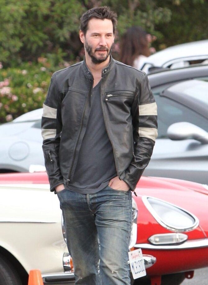 Keanu Reeves VS Tom Cruise: Who Looks Super Hot In Casual Outfits With Classy Jacket? - 3