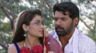 Kumkum Bhagya Written Update Ep1773 03rd February 2021: Goons torture Ratna and her husband for Abhi and Pragya
