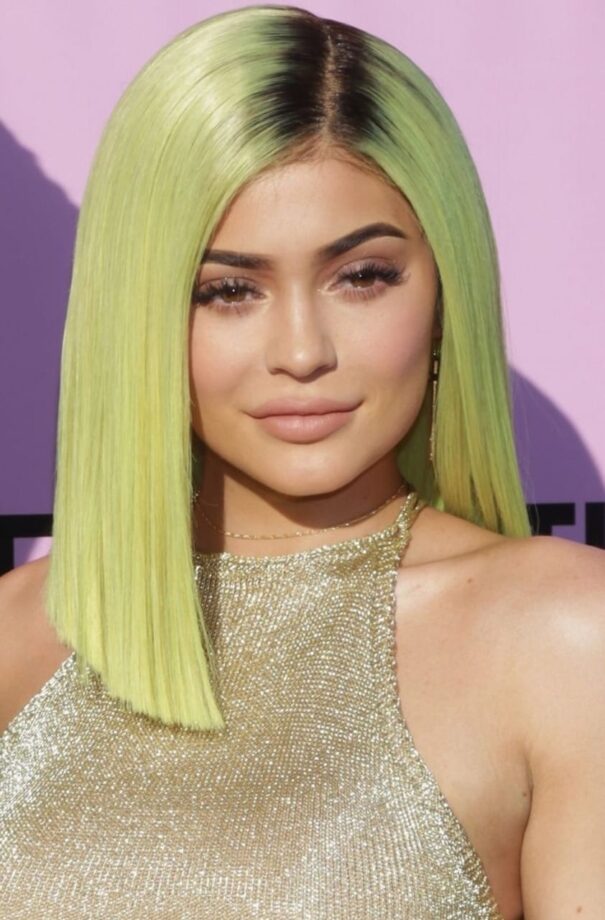 Kylie Jenner Or Kim Kardashian: Who Rocked Bold Neon Hair Perfectly? - 1