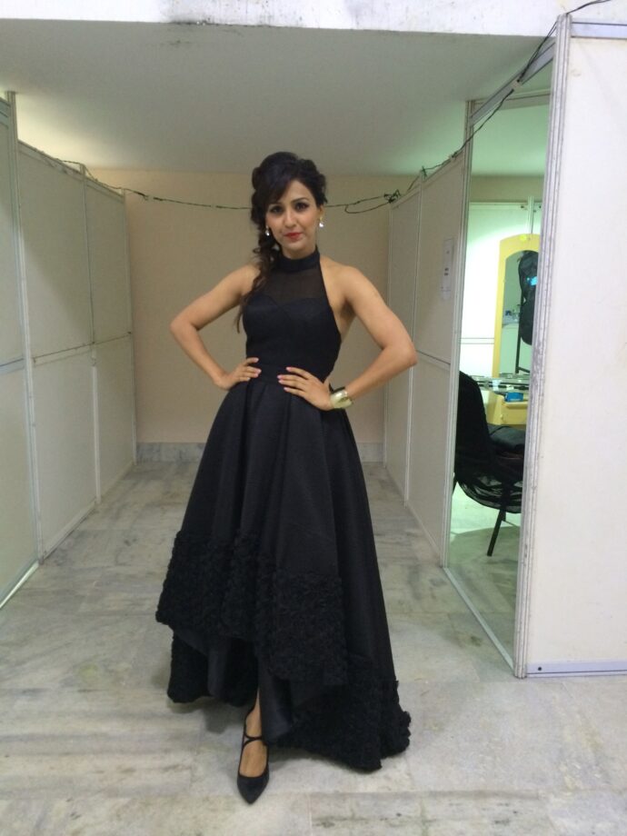 Look How Neeti Mohan Slays In Every Outfit: From Traditional To Mini Dresses, See Pictures - 0