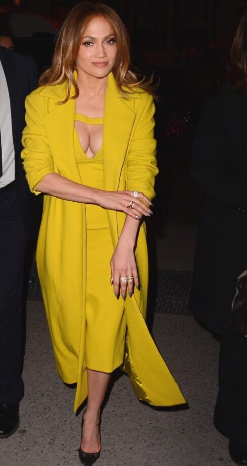 Love wearing yellow? Take some inspiration from Jennifer Lopez’s yellow outfits - 1