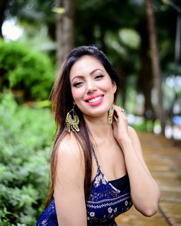 Munmun Dutta, Palak Sindhwani, Sunayana Fozdar: TMKOC Divas Who Aced The Statement Earrings - 5