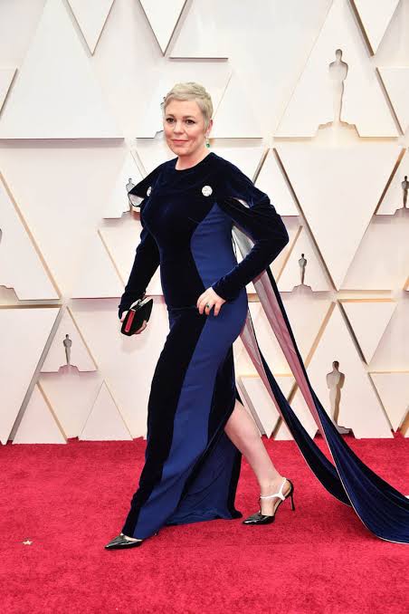 Olivia Colman Wearing Velvet Gown Looks Super Glamorous, See Picture - 0