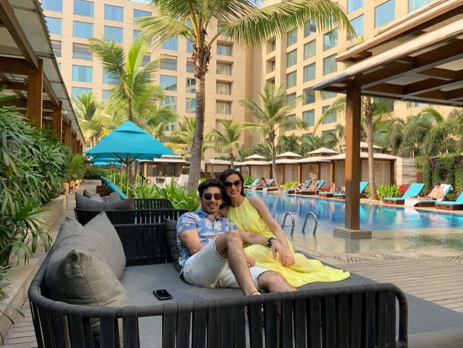 Perfect Staycation: Mohit Seghal shares a lovey-dovey moment with his lady love Sanaya Irani on Valentine’s Day, fans love it - 0