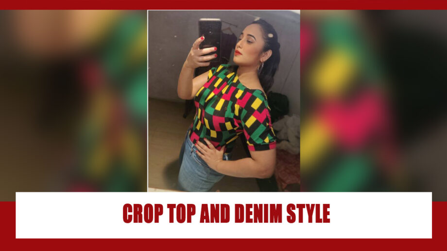 Rani Chatterjee Burns The Oomph Quotient In Latest Multi-coloured Crop Top And Denim Jeans