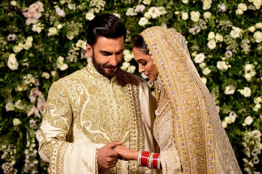 Saif Ali Khan & Kareena Kapoor To Shahid Kapoor & Mira Kapoor: 5 Times When Bollywood Stars Colour Coordinated Their Outfits - 4