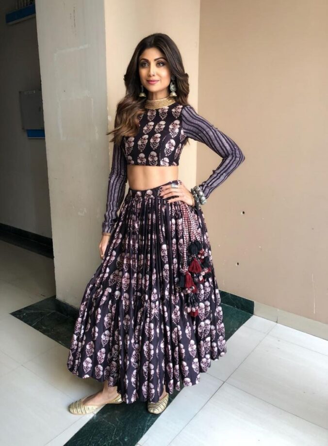 Nora Fatehi or Shilpa Shetty: Who Proved Sartorial Look Begins With Lehenga? - 5