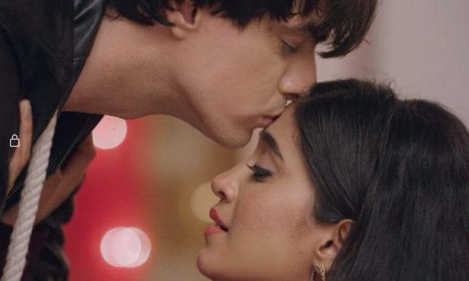 Shivangi Joshi-Mohsin Khan, Parth Samthaan-Erica Fernandes, Shraddha Arya-Dheeraj Dhoopar: Best Iconic Kisses In Television On This Kiss Day - 4