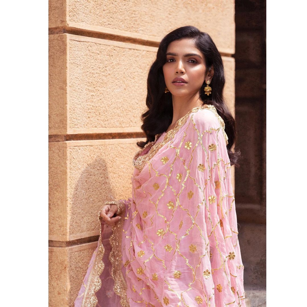 Shriya Pilgaonkar 5 Hottest Ethnic Outfits You Would Want To Wear 1