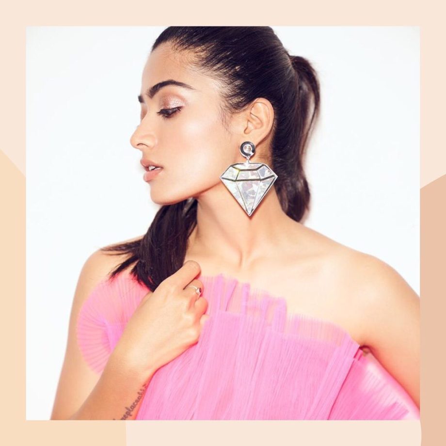 Sobhita Dhulipala, Keerthy Suresh To Rashi Khanna: Tollywood Divas Who Aced The Statement Earrings 822260