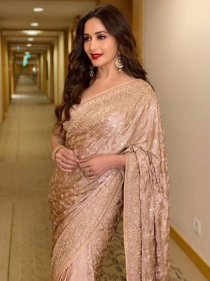 Take Ideas From Bollywood Divas: Madhuri Dixit To Kajol, For Fashionable Saree Draping Style - 0