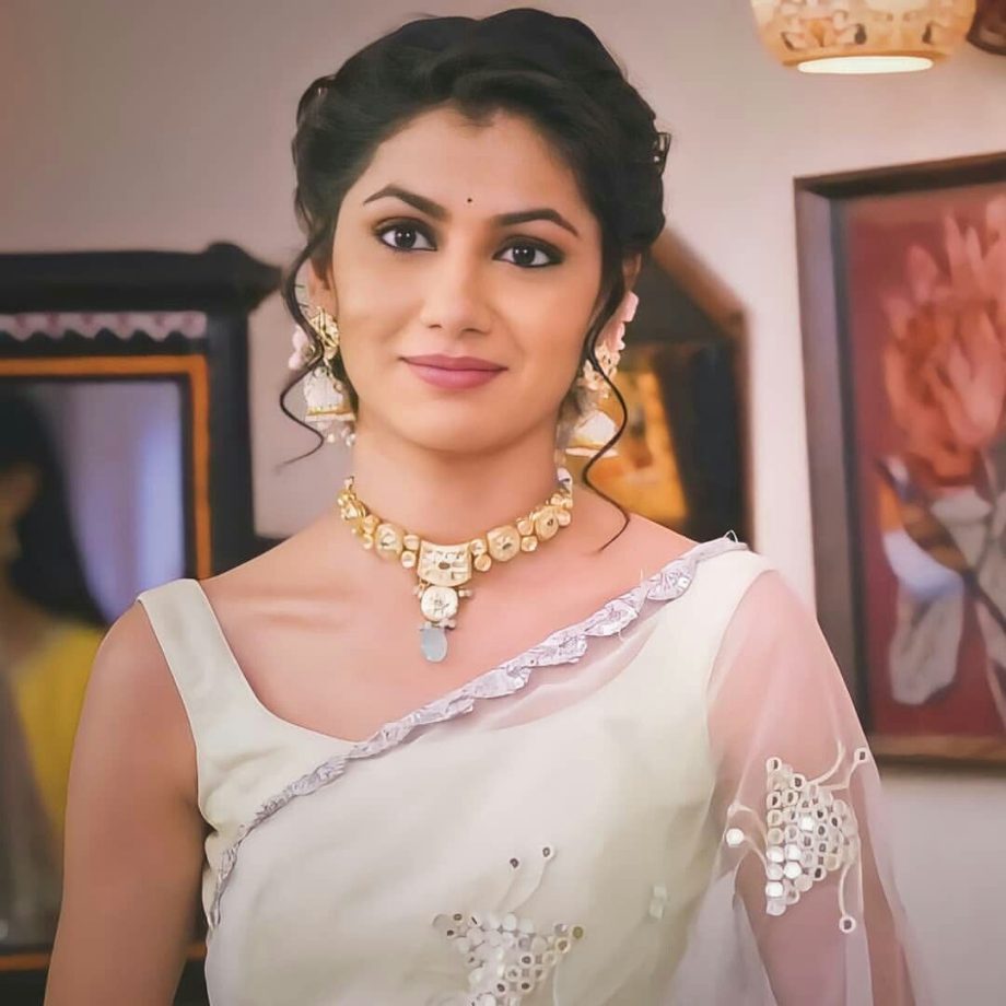 Theher Jayega: KumKum diva Sriti Jha looks like a graceful queen in latest video, netizens can't stop crushing 815408