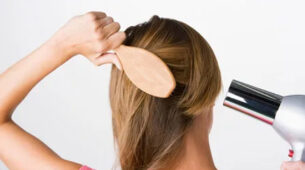 Tips & Tricks To Dry Your Hair Quickly While You Are In Rush