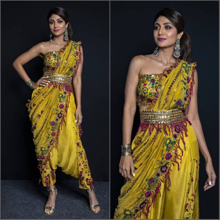 Top 3 Looks Of Shilpa Shetty In Dhoti Saree Style, See Here - 3