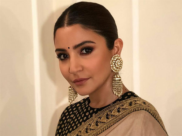 Top 5 Divas Who Rocked In Nude Makeup Look: Janhvi Kapoor To Anushka Sharma