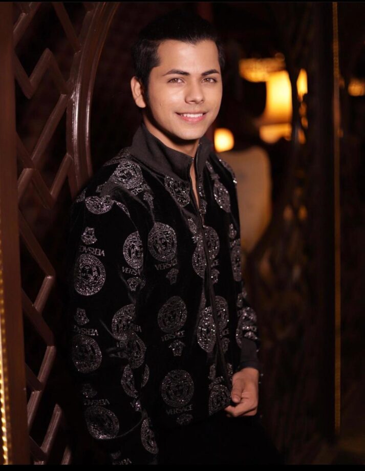 Top 5 Hottest Siddharth Nigam’s Red Carpet Looks That Were Simply Perfect - 3