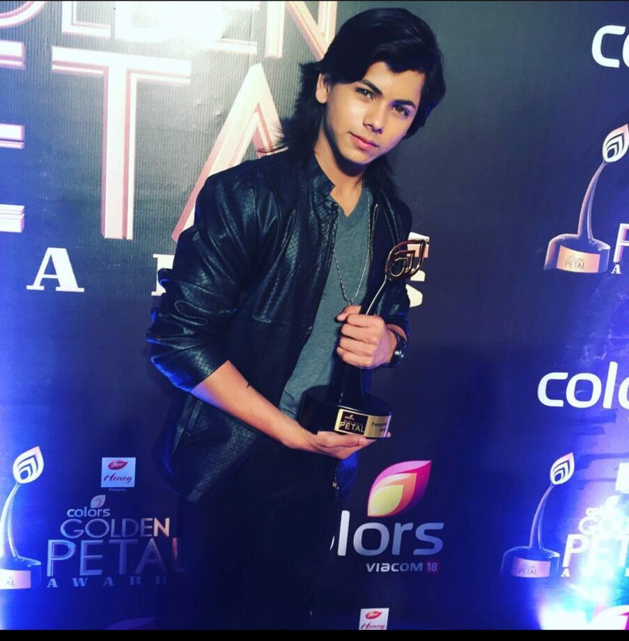Top 5 Hottest Siddharth Nigam’s Red Carpet Looks That Were Simply Perfect - 2