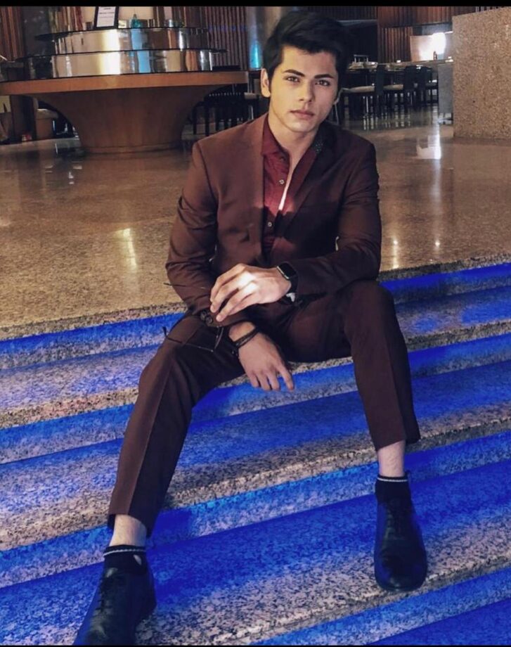 Top 5 Hottest Siddharth Nigam’s Red Carpet Looks That Were Simply Perfect - 1