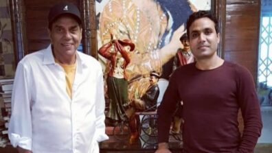 Veteran Actor Dharmendra educates upcoming artist Salim Diwan about organic farming at his Lonavla farmhouse